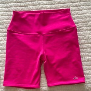 ALO Yoga Women's Pink Shorts Small